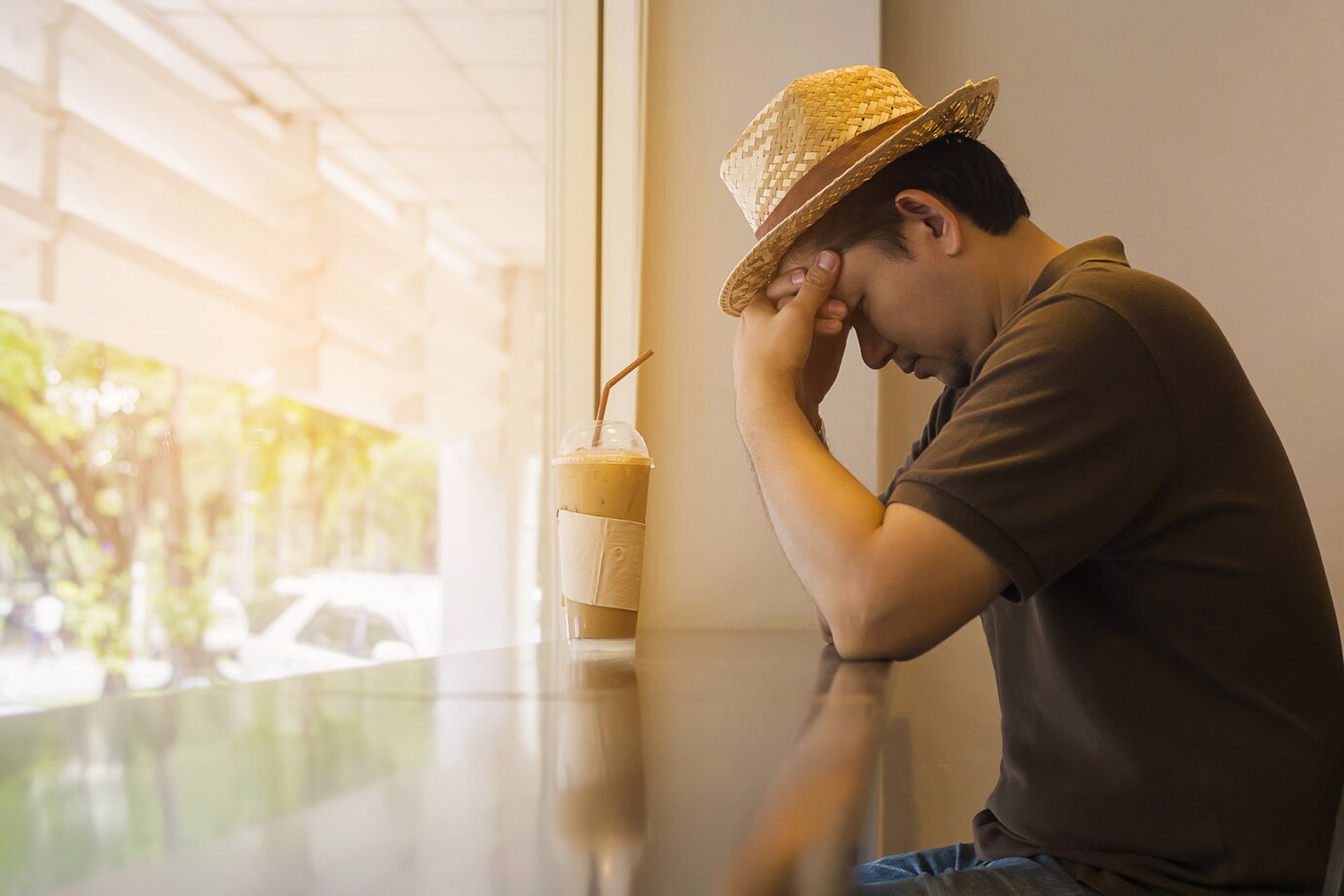 Giọt lệ… đàn ông: “Anh cứ khóc đi cho nhẹ lòng”