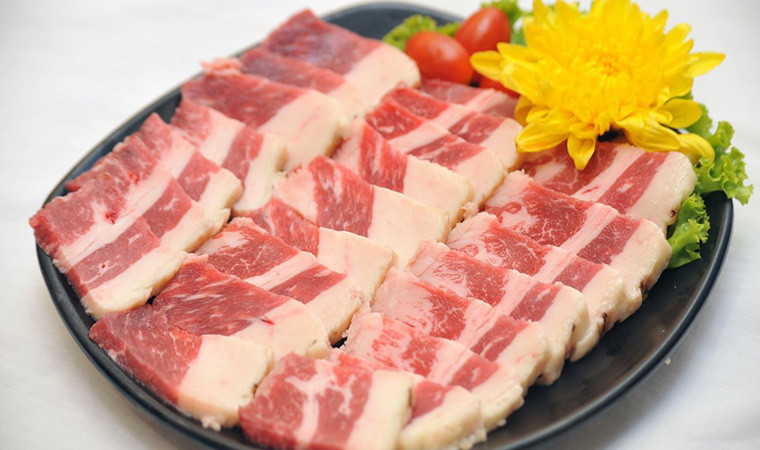 Cách làm thịt kho trứng thơm béo cho bữa cơm gia đình
