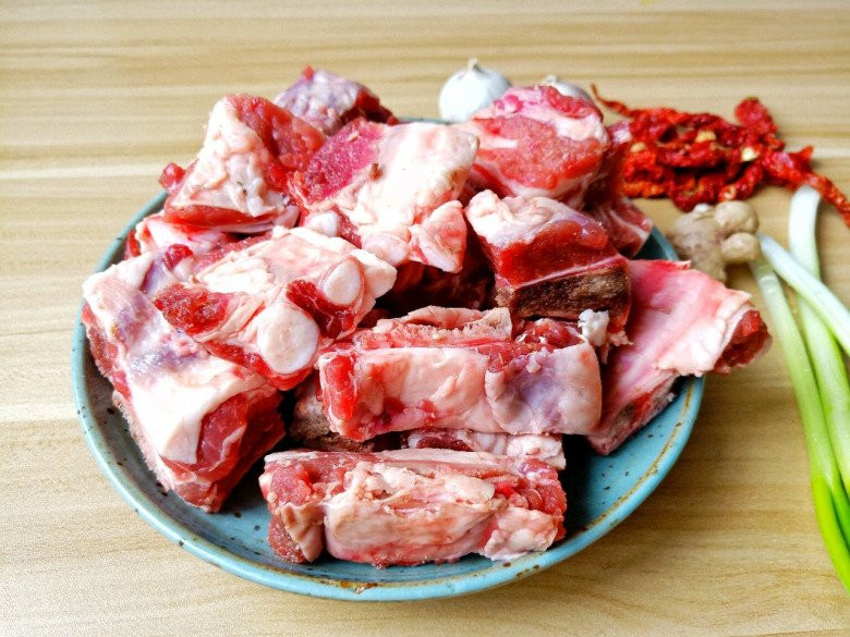 Cách làm sườn bò kho thơm mềm cho ngày cuối tuần
