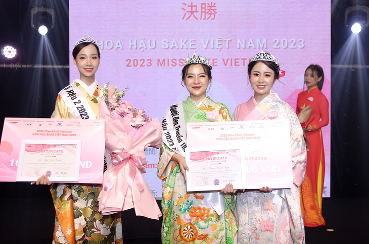 Hoa hậu Sake Việt Nam 2023 là cô gái Hà Nội sắp bảo vệ luận án tiến sĩ