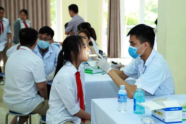 Năm học 2023 – 2024, học sinh, sinh viên đóng và hưởng BHYT như thế nào?